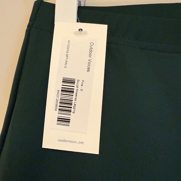 Sculpt Kneecap Legging in Pine by Outdoor Voices - Picture 5 of 6